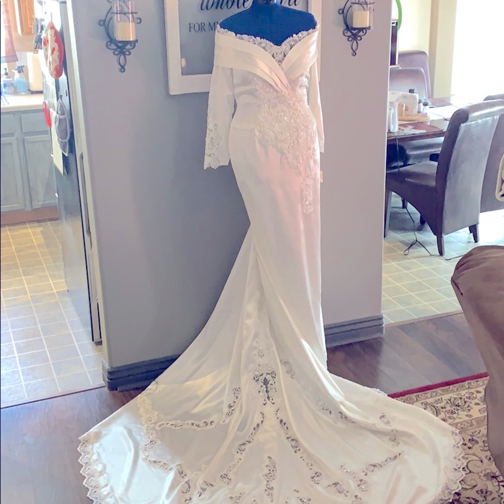 Vintage wedding dress